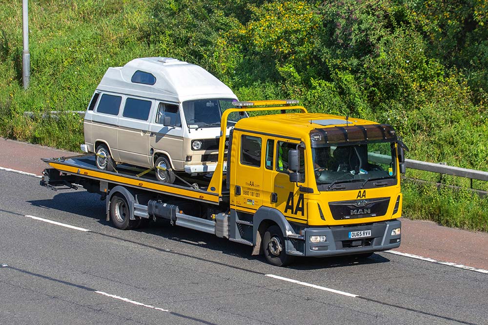 AA Recovery Lorry With VW Camper Van